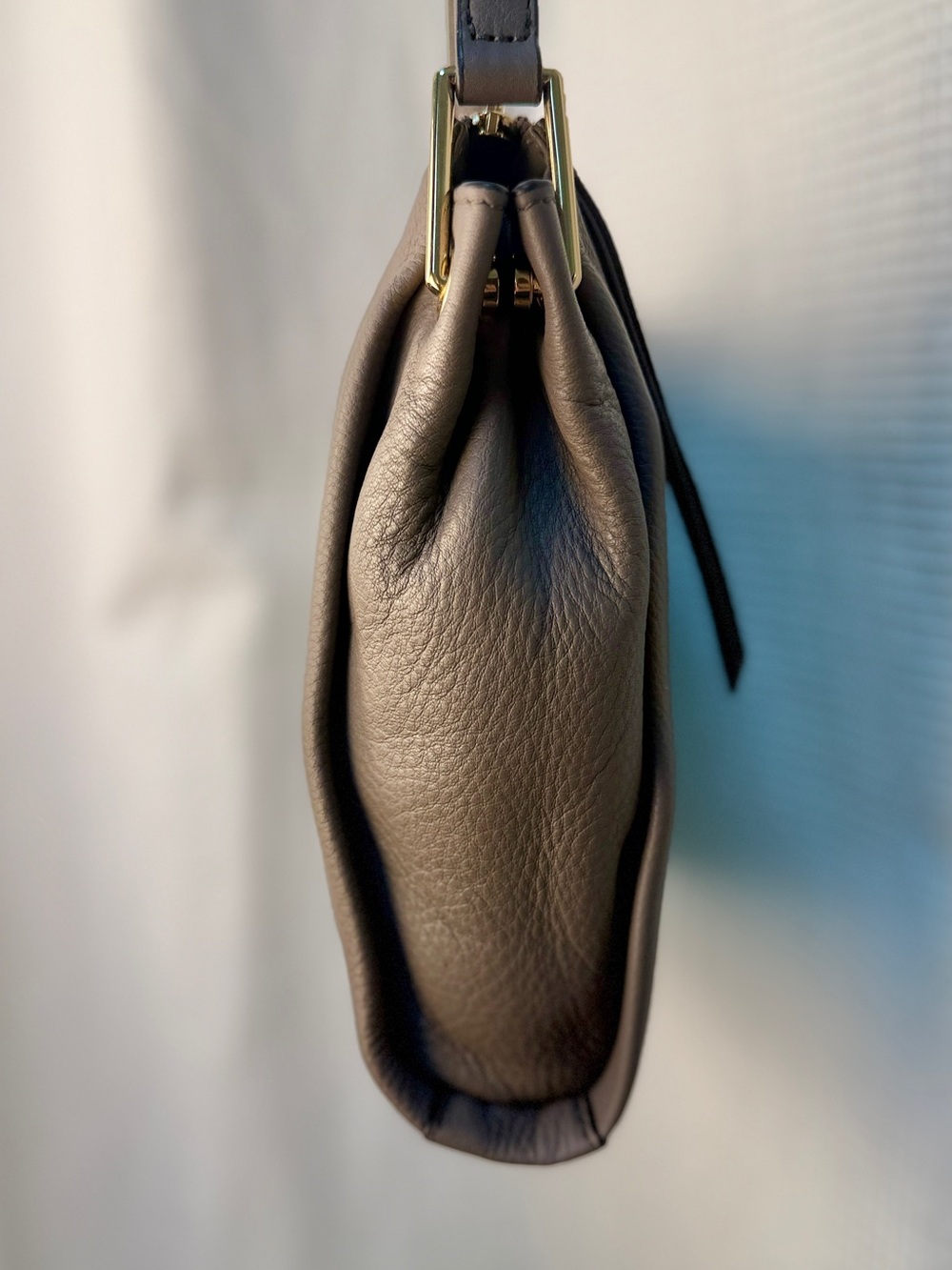 Vince Camuto Gray Pebbled Leather Crossbody Bag with Tassel & Gold HW EUC - Picture 8 of 13